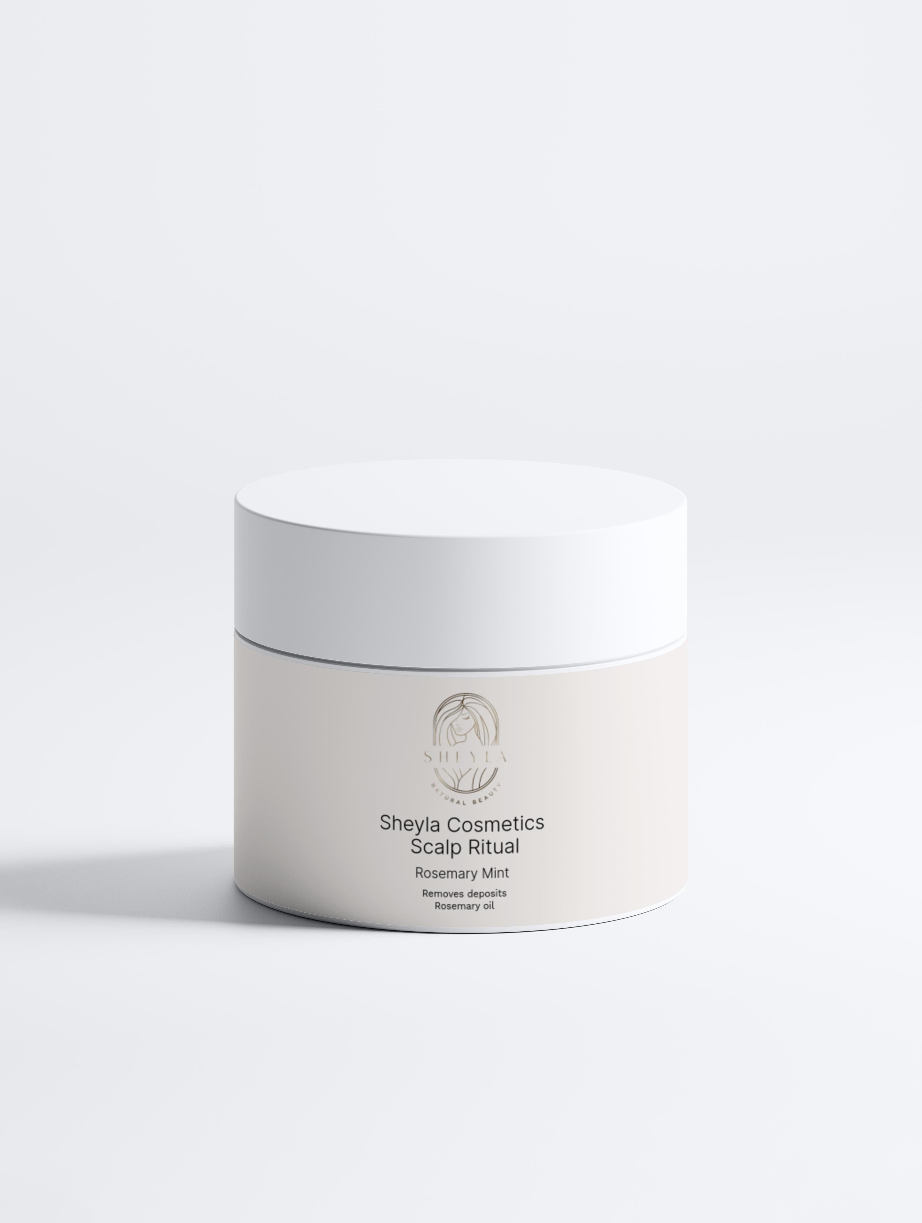 Weiße Kosmetikdose mit der Aufschrift "Scalp Ritual" von Sheyla Naturkosmetik, elegant auf weißen Hintergrund.
